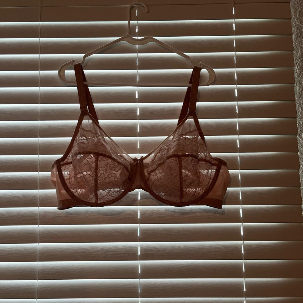 Elegant Lace Bra in Brown